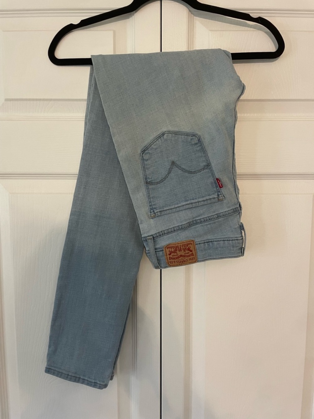 Levis Women's Light Wash Skinny Jeans